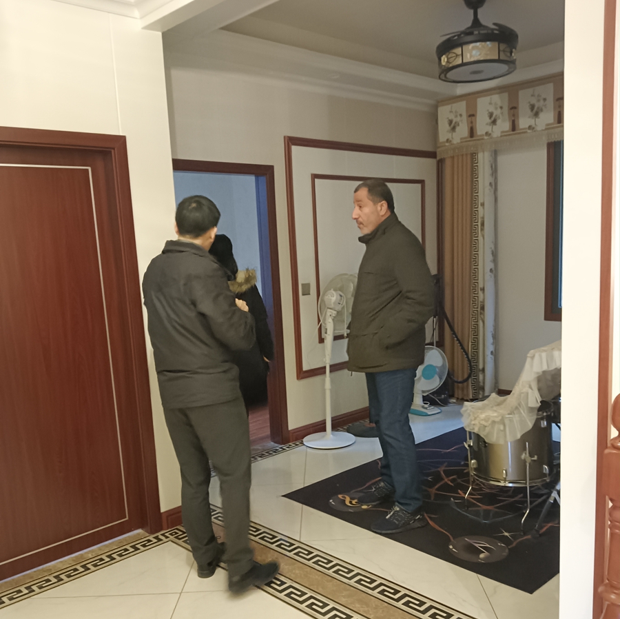 歡迎迪拜合作伙伴到睿婕輕鋼別墅工廠考察,此刻我們將進入中東市場!(圖3) 歡迎迪拜合作伙伴到睿婕輕鋼別墅工廠考察,此刻我們將進入中東市場!(圖3)