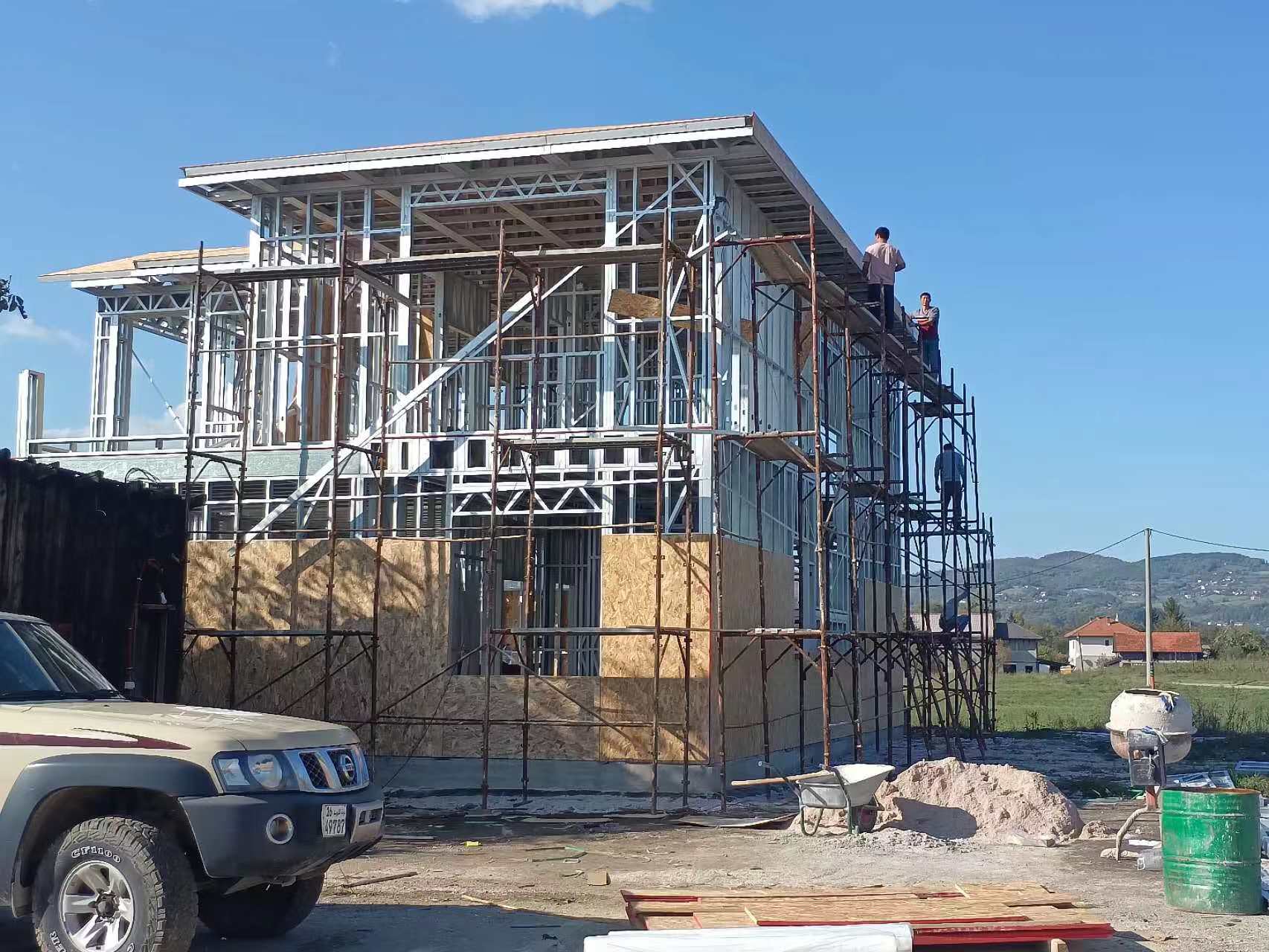 睿婕輕鋼別墅施工現(xiàn)場(chǎng)(2) 睿婕輕鋼別墅施工現(xiàn)場(chǎng)(2)