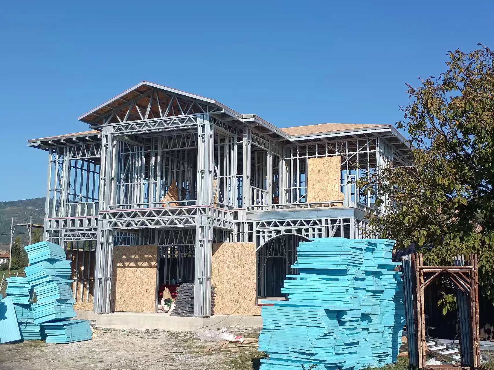 睿婕輕鋼別墅施工現(xiàn)場(chǎng)(3) 睿婕輕鋼別墅施工現(xiàn)場(chǎng)(3)